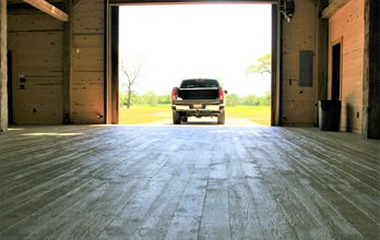 Barn Garage Floor Sunstamp
Garage Floors
SUNDEK Austin
