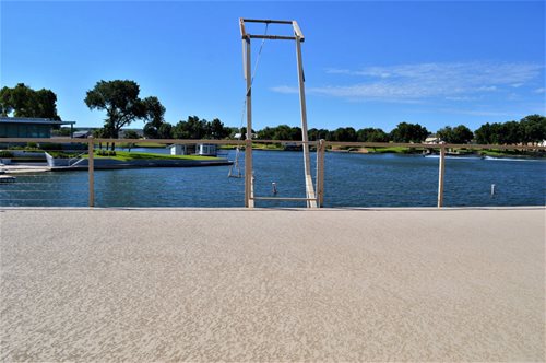 Concrete Floors
SUNDEK Austin
