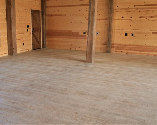 Sunstamp Barn Floor
Concrete Floors
SUNDEK Austin
