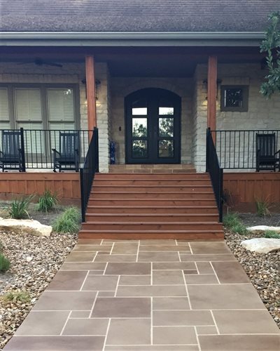 Walkways & Stairs
Walkways & Stairs 
SUNDEK Austin
