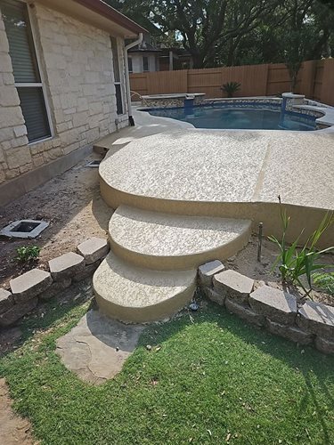 Walkways & Stairs
Walkways & Stairs 
SUNDEK Austin
