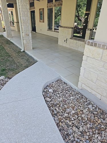 Walkways & Stairs
Walkways & Stairs 
SUNDEK Austin
